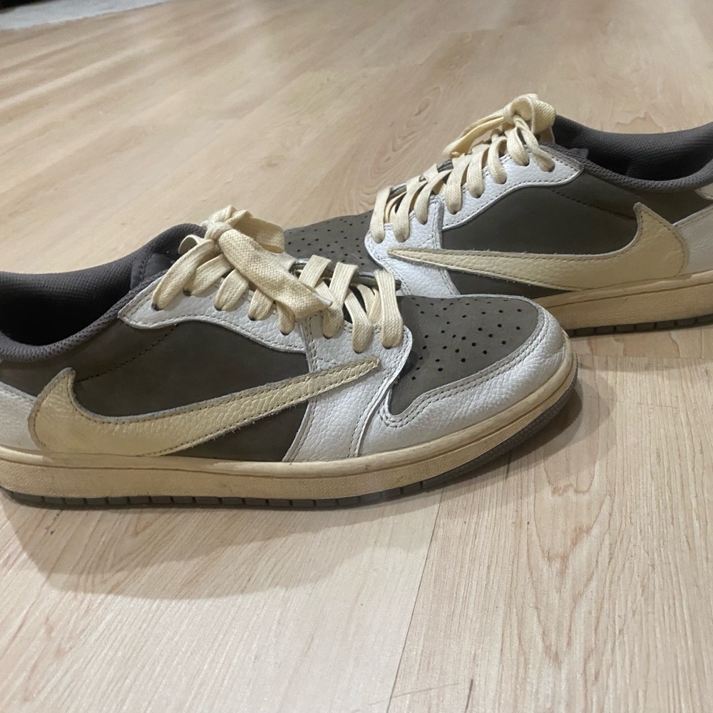 Travis Scott Reverse Mochas Worn 5 Times - image 1